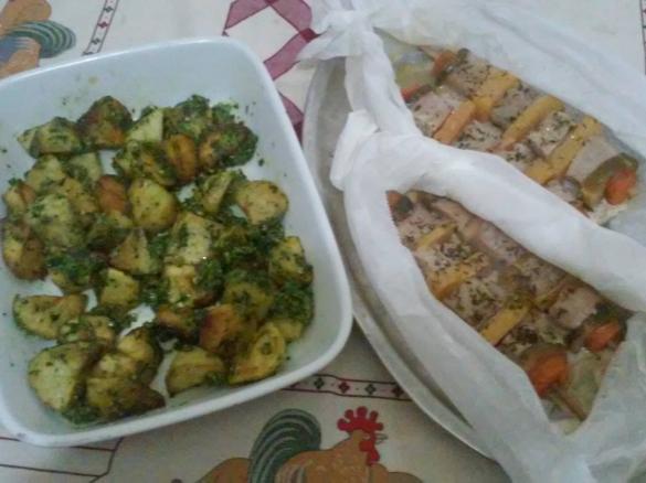 Espetadas de atum com batatas e pesto de espinafres