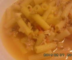 Massa de macarrão com atum