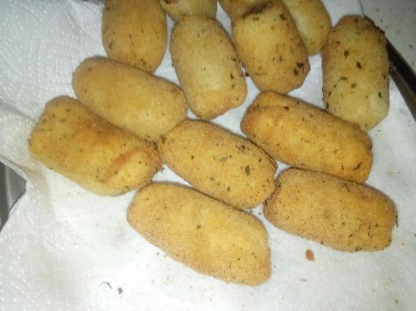 salgadinhos de salsicha