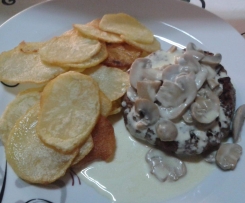 HAMBÚRGUER COM NATAS E COGUMELOS  