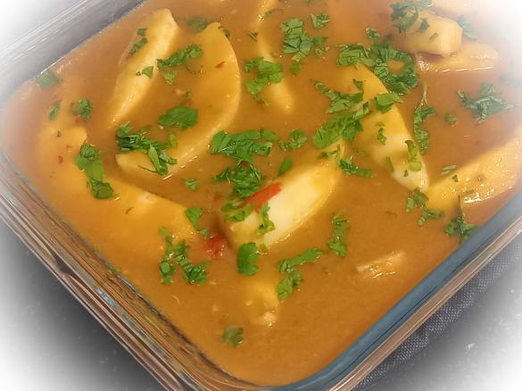 Tiras de pota com molho de tomate