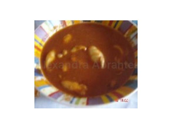 Lulas guisadas em molho de tomate