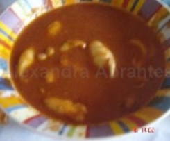 Lulas guisadas em molho de tomate