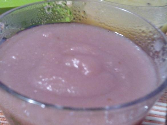 Boião de morango, banana e pêra