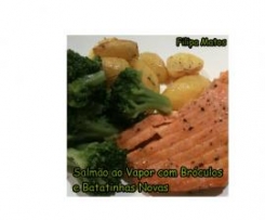 Salmão ao Vapor com Bróculos e Batatinhas Novas