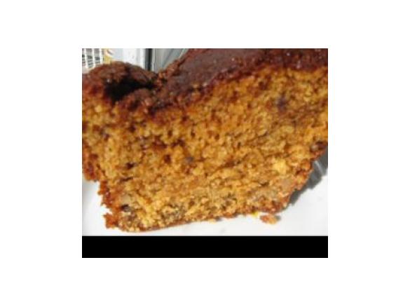 Bolo de caramelo e nozes