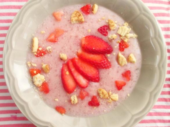 Papas de tapioca e morango (Pequeno-almoço)