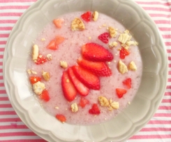 Papas de tapioca e morango (Pequeno-almoço)