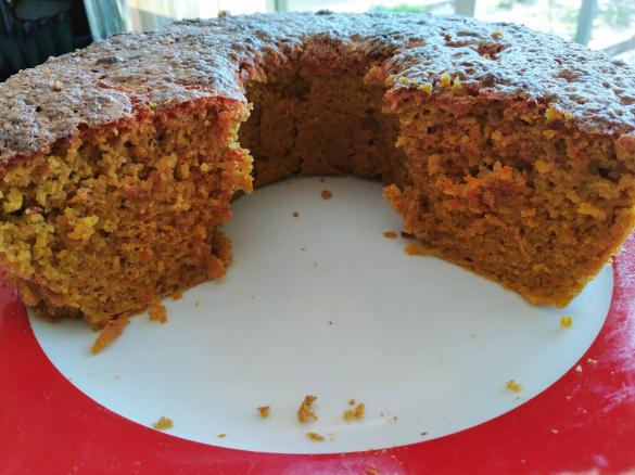 Bolo de cenoura e beterraba sem glúten e sem lactose