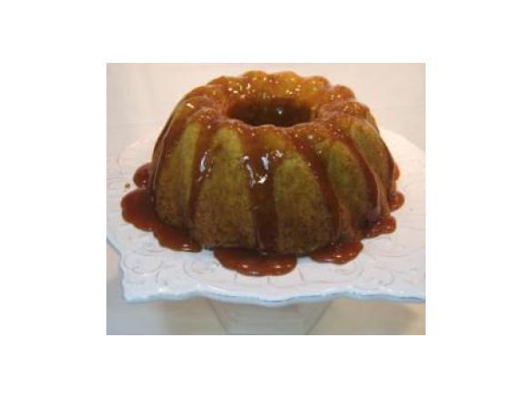 Bundt cake de courgete e cenoura com caramelo de mel