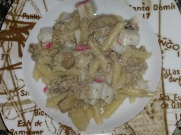 Massa com atum e delicias do mar