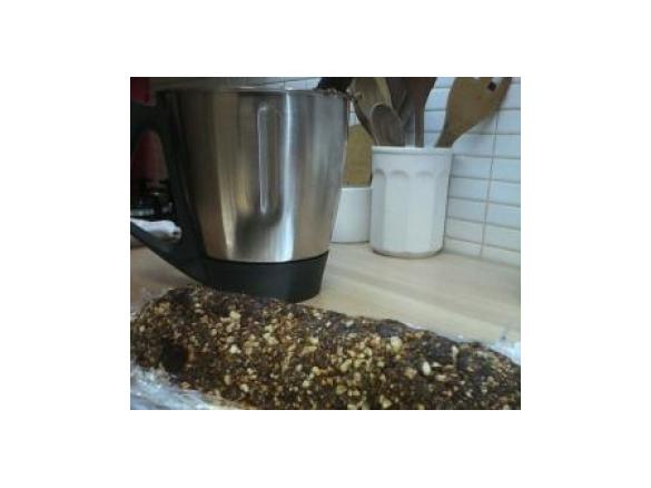 Salame de chocolate com leite condensado e avelã