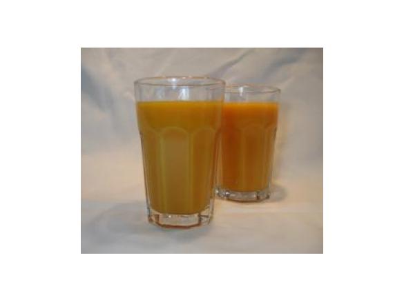 Sumo de manga, cenoura e laranja