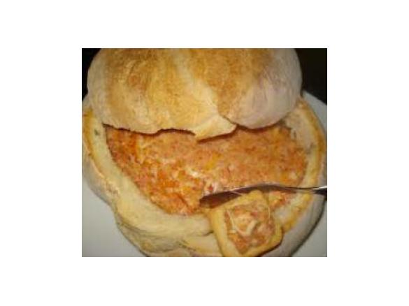 Patê de linguiça em pão alentejano