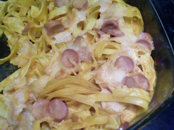 Ninhos com fiambre e salsichas