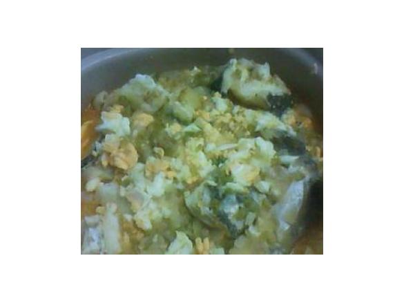 Massa de bacalhau com ovo cozido