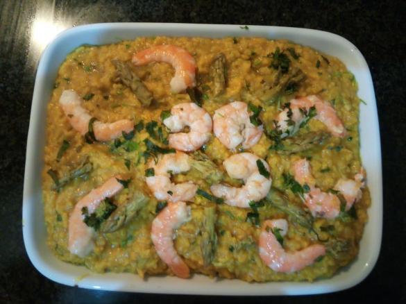 Arroz Thai de camarão, espagos e açafrão