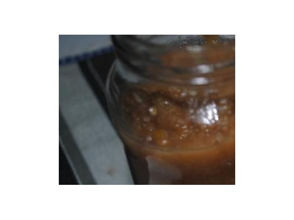 Compota com passas, nozes e gengibre