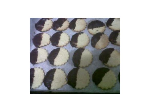 Bolachas de manteiga banhadas em chocolate