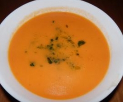 Sopa de Tomate Fresco & Pimentão Doce c/ Manjericão triturado em Azeite