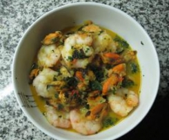 Mexilhões e camarões com molho picante