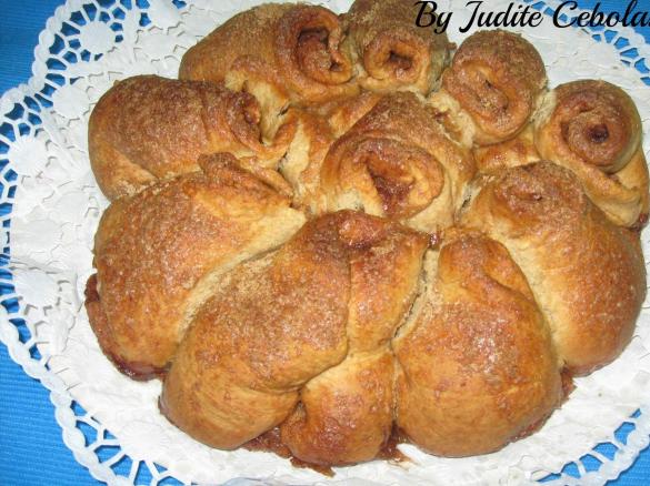 Folar à moda de Olhão (ou em versão mini-folares