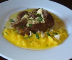 Pato com manga e amêndoa