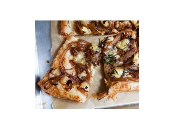 Tarte/Pizza de Cebola Caramelizada com Gorgonzola e Brie