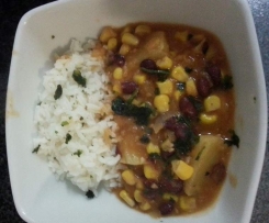 Chili de feijão vermelho, milho e abacaxi