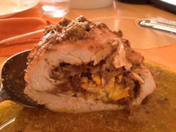 Peito de Peru recheado