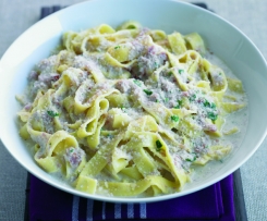 Fettucini com bacon, fiambre e natas