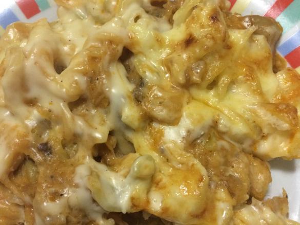 Massa gratinada com alheira e cogumelos