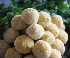 Bolinhas de alheira e maçã