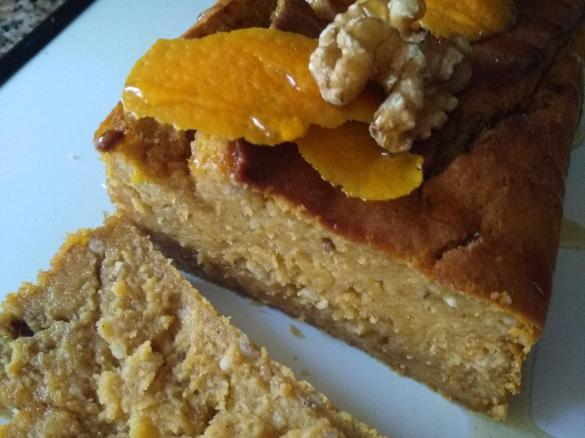 Bolo de abóbora com nozes e especiarias