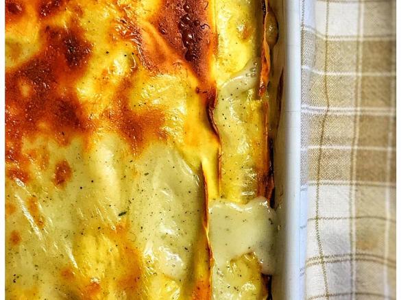 Lasanha de bacalhau, espinafres e camarão