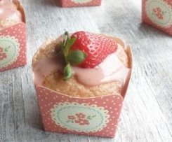 Muffins de morango recheados com curd de morango
