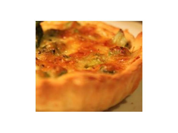 Quiche de espargos e iogurte