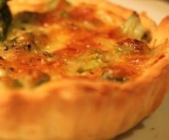 Quiche de espargos e iogurte