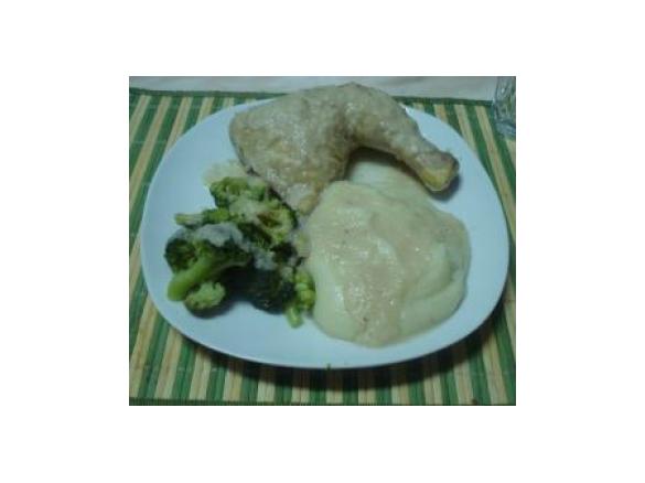 FRANGO A VAPOR COM MOLHO DE MOSTARDA E PORTO