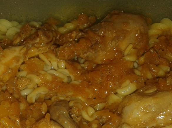 Frango em molho de tomate