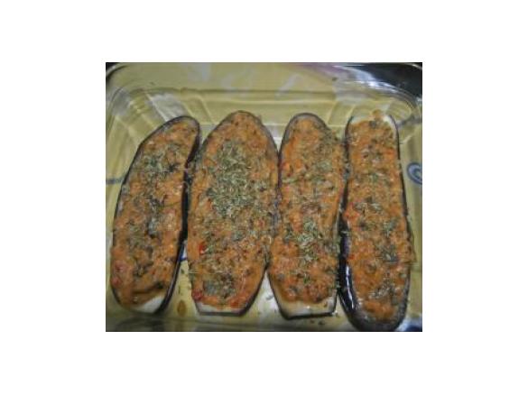 Barquinhas de beringela com seitan e iogurte