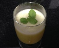 Sumo de gengibre e abacaxi