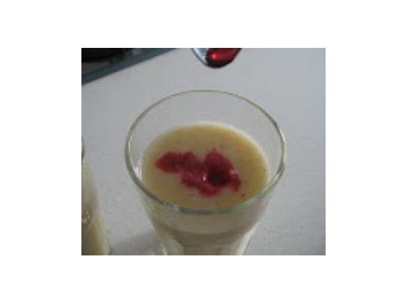 Sumo natural de fruta, linhaça e cidreira