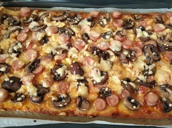 Pizza com restos de frango