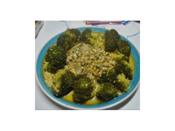 Brócolos com queijo e ervas aromáticas 