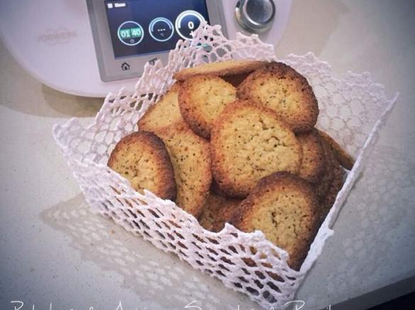 Bolachas de aveia e sementes de papoila