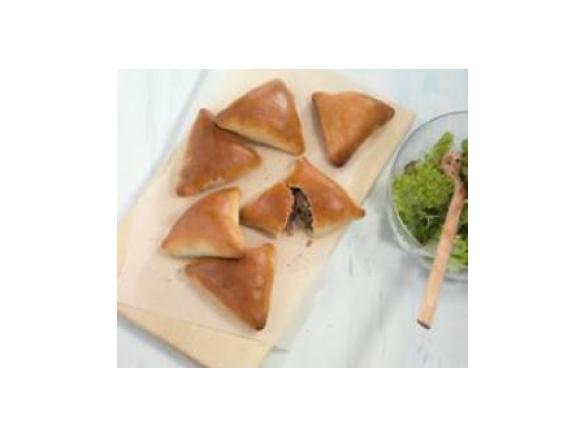 Pastéis recheados com carne/sfiha