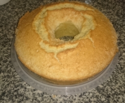 Bolo de claras e coco