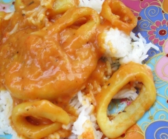 Argolas de lulas com molho aurora