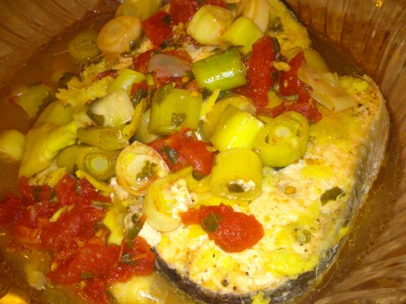 Salmão ao Vapor com Alho Francês